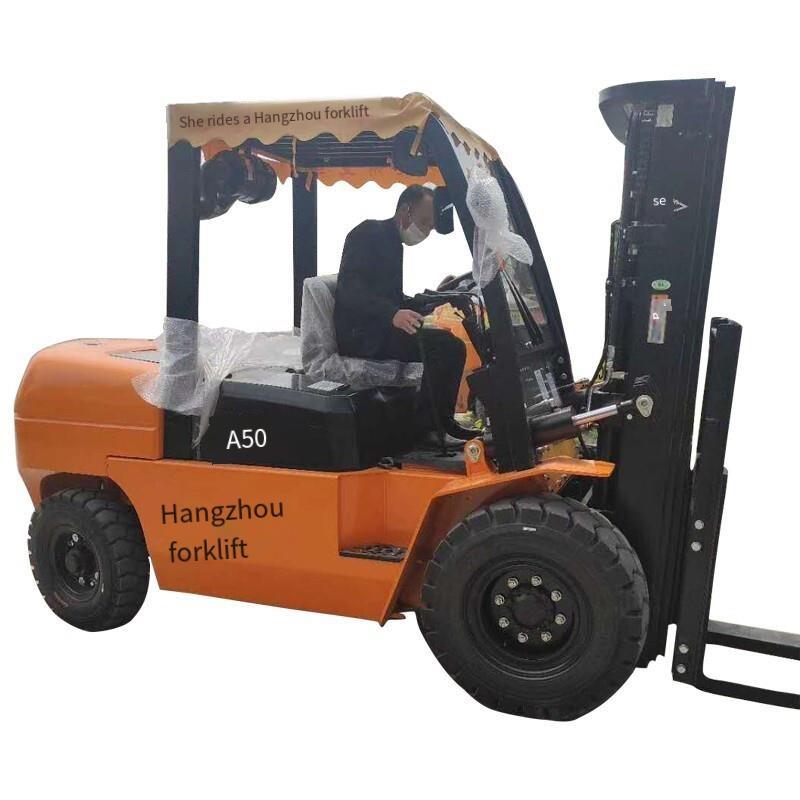 Small 5t Diesel Forklift With Side Shift Free lifting height 160mm Maximum Height 4365mm
